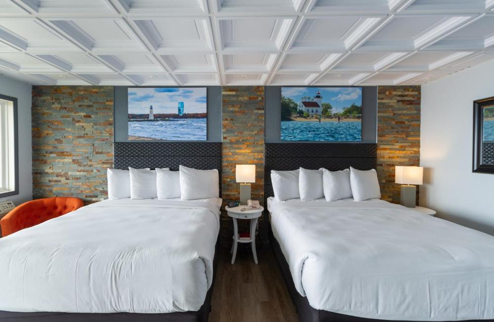 Queen Room with Two Queen Beds interior